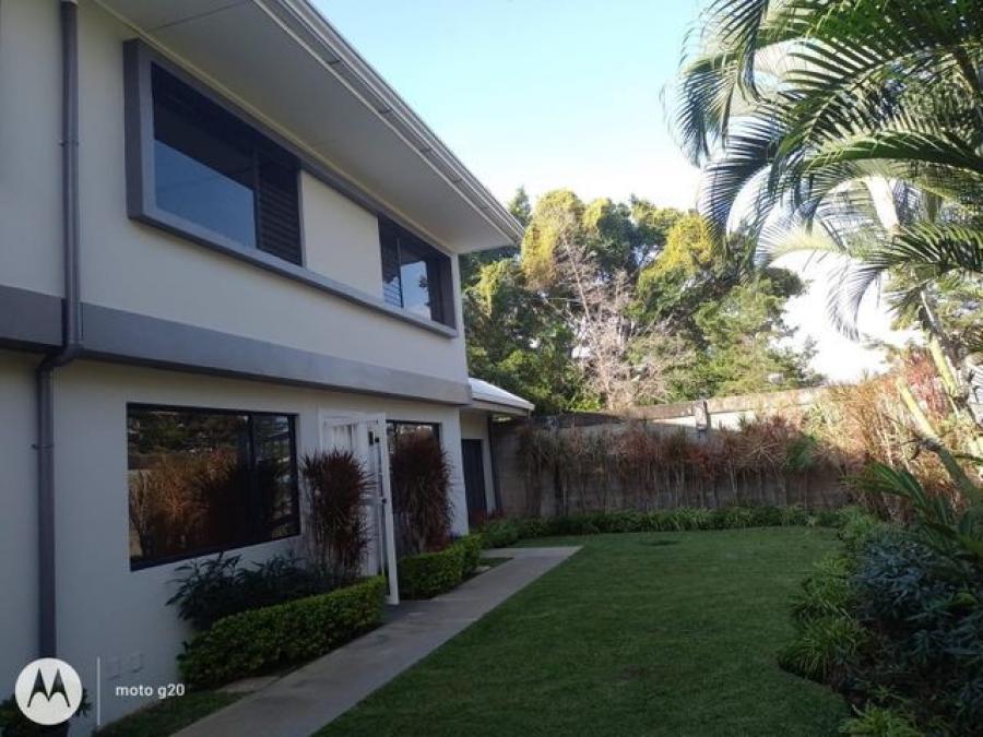 Alquiler de Apartamento en San Rafael de Escazú.