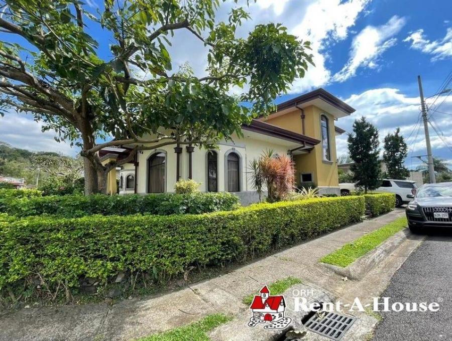 Foto Casa en Alquiler en Gucima, Alajuela - U$D 1.800 - CAA101848 - BienesOnLine