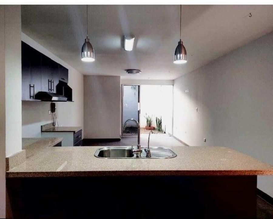 Foto Casa en Alquiler en Santa Ana, San Jos - U$D 1.000 - CAA103831 - BienesOnLine