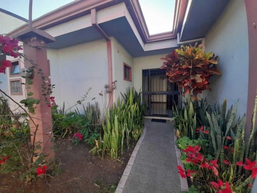 Alquiler de Casa en Santa Ana | Precio Rebajado.