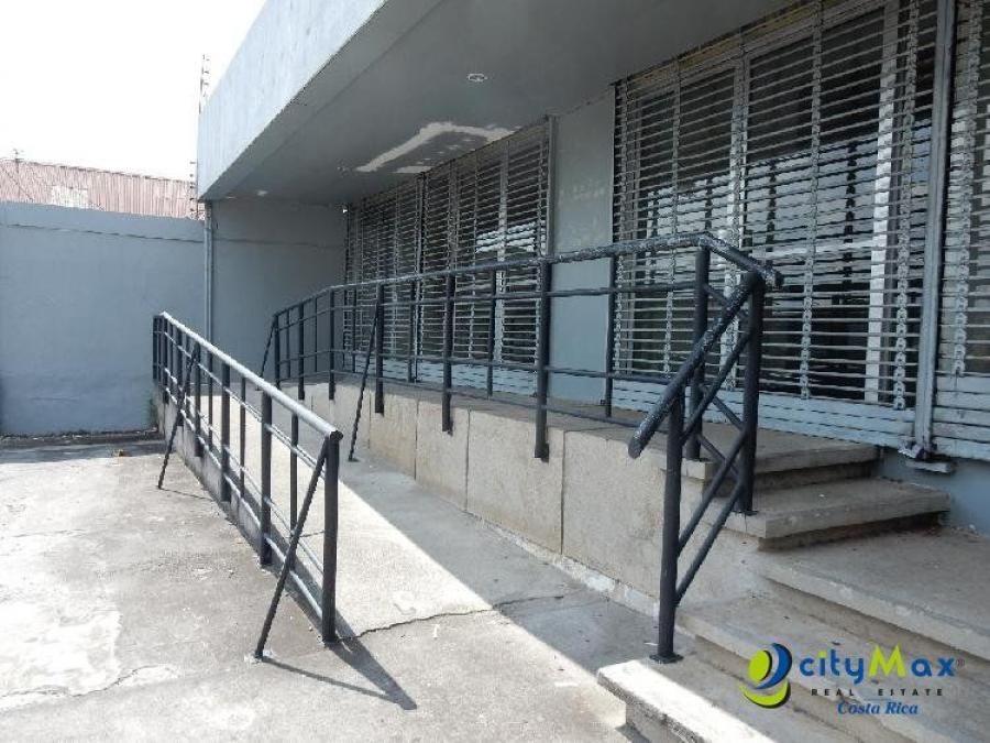 Alquilo Edificio Comercial en Alajuela. Excelente Ubicación, sobre Calle Ancha, 400m2