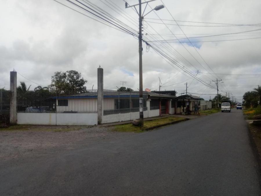 Amplia y comoda casa en Venta Bobinos Guapiles