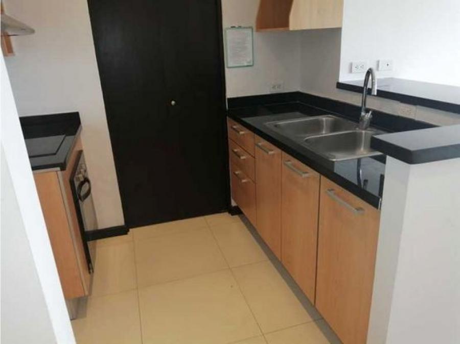 Apartamento en venta en La Sabana. Inversi?n. Cod.5PVV2756655