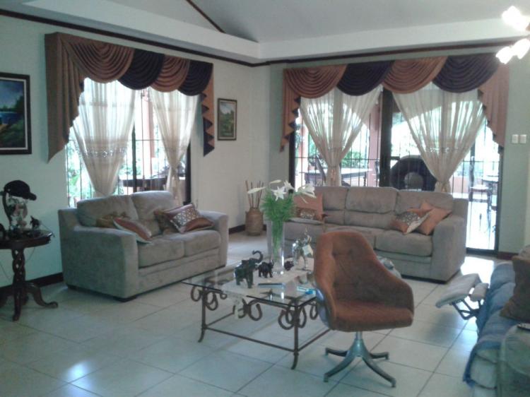 Foto Casa en Venta en Santo Domingo, Heredia - U$D 370.000 - CAV4904 - BienesOnLine