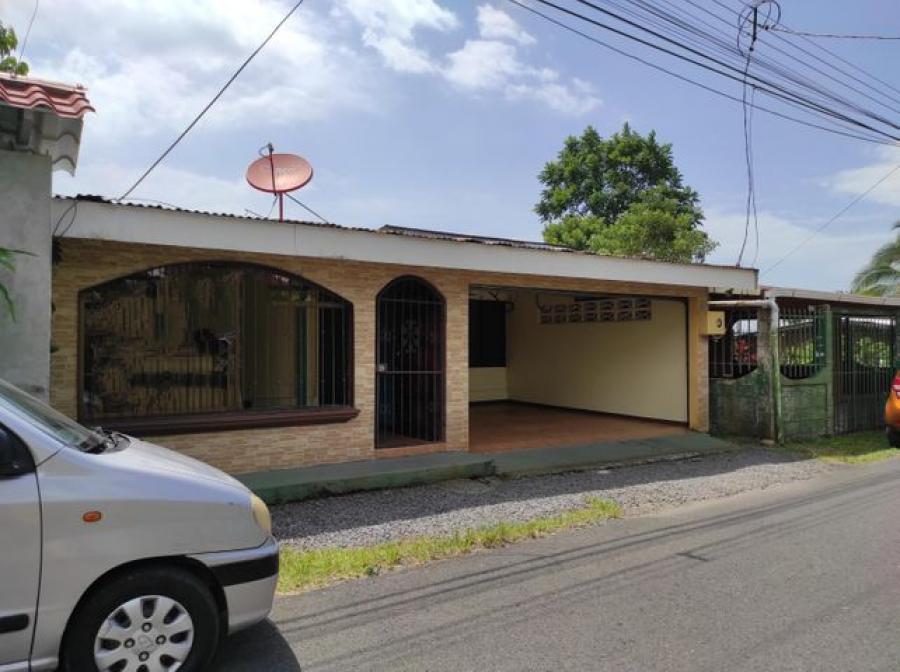 Bonita Casa  en Venta Guápiles Centro.     CG-20-1802