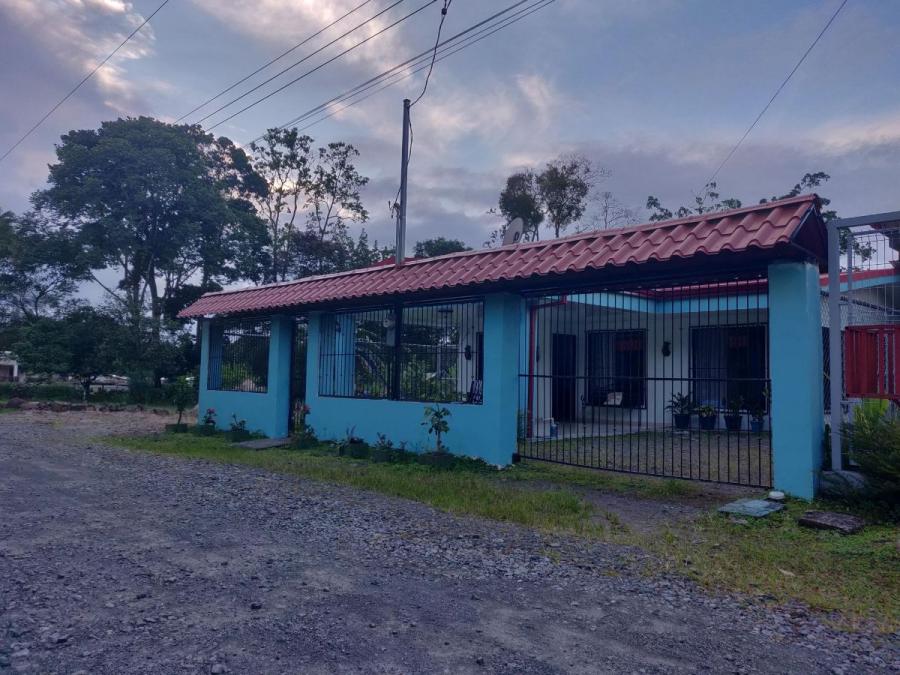 Bonita Casa en Venta, Guápiles.     CG-20-1974