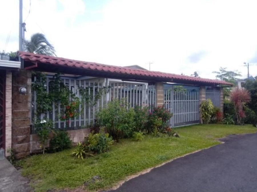 Bonita y comoda casa en Venta,  Guapiles       CG-20-1815