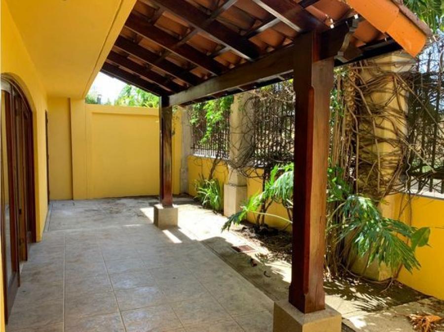 Foto Casa en Alquiler en Belén, Heredia - U$D 1.650 - CAA105298 - BienesOnLine