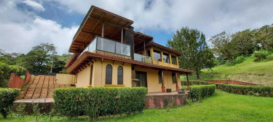 Casa en Venta alejada de la Ciudad en Moravia, San Jeronimo