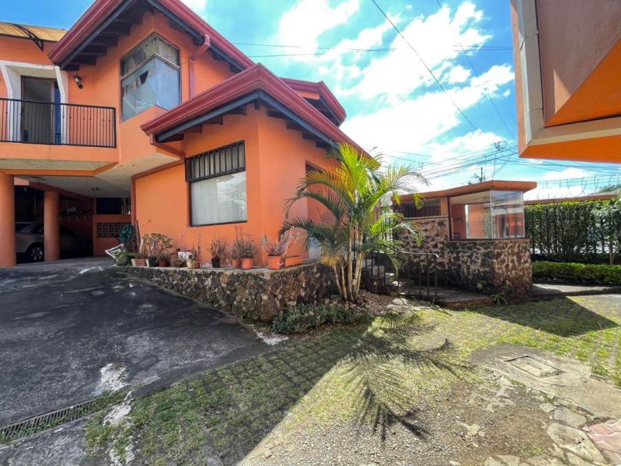 Casa en Venta en Barva, Heredia. RAH 23-1801