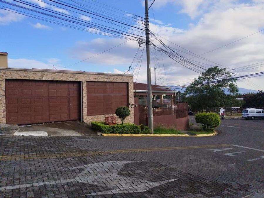 Casa en venta en Barva, Heredia. RAH 23-3156