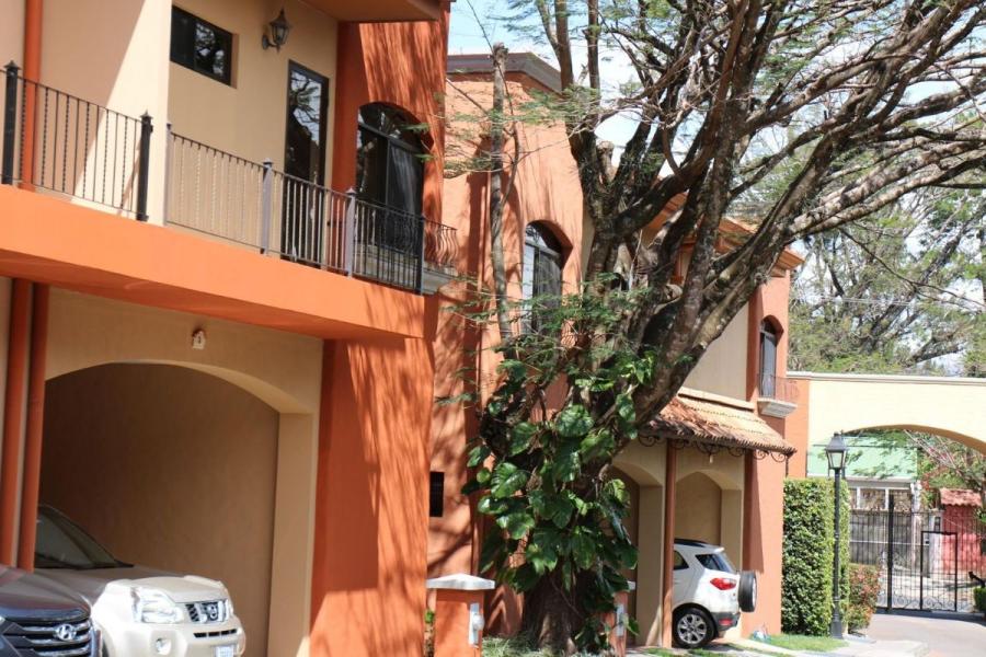 Foto Casa en Venta en Santa Ana, San Jos - U$D 225.000 - CAV35281 - BienesOnLine