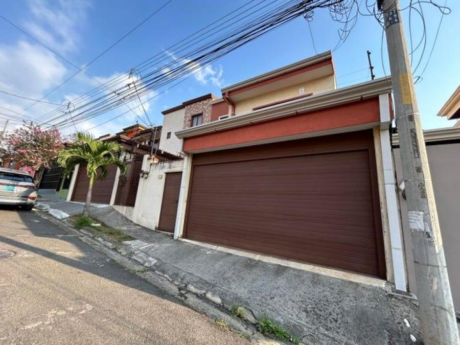 CASA EN VENTA EN DESAMPARADOS DE ALAJUELA. CL 24-1662