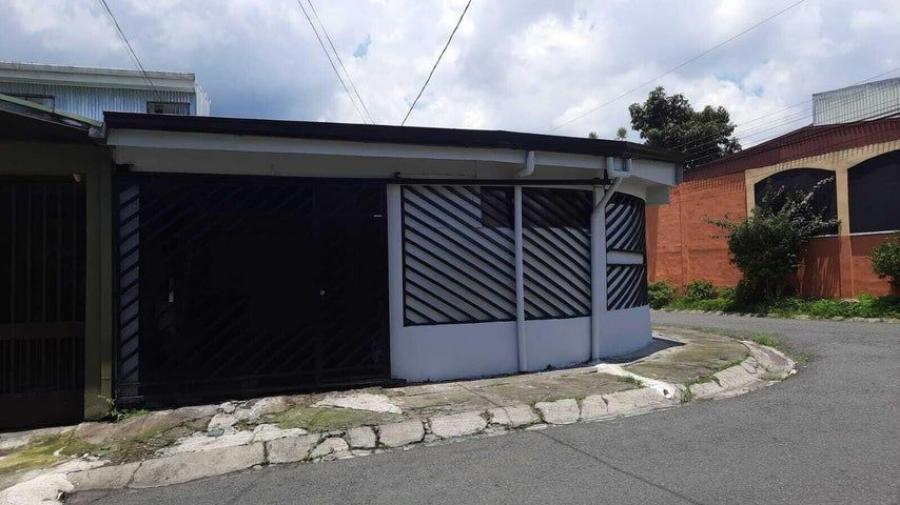 CASA EN VENTA EN DESAMPARADOS SAN JOSE. CL23-1236