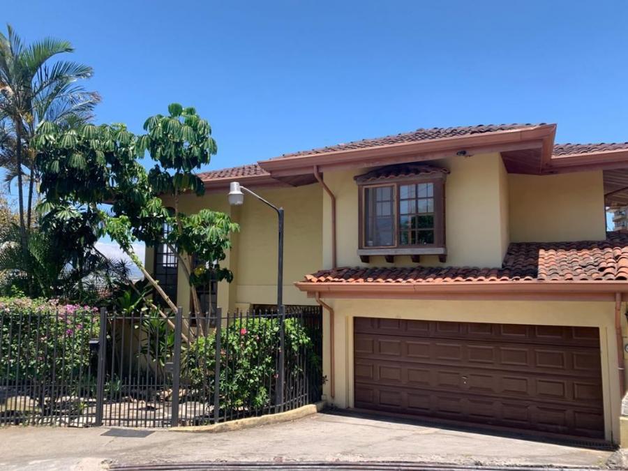 Casa En Venta En Escazú, San José - U$D 610.000 - CAV72308 - BienesOnLine