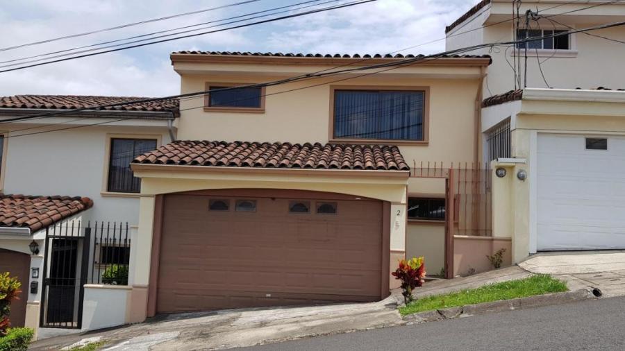 Casa en venta en Escazú, San José. RAH 20-436