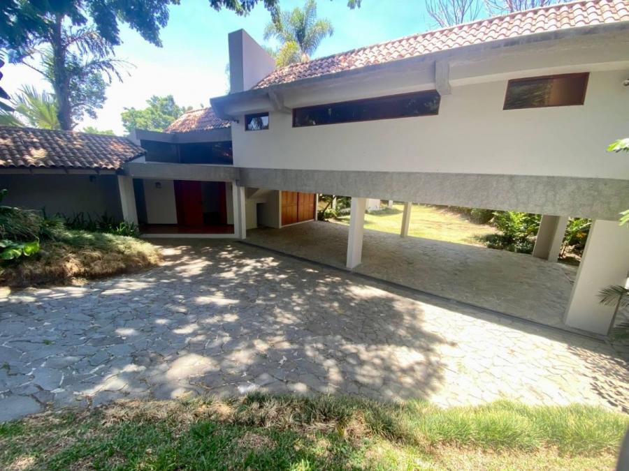 Casa en Venta en Escazú, San José. RAH 23-2872