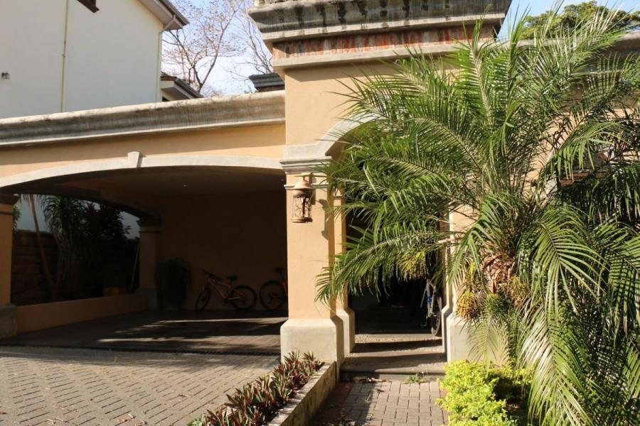 Foto Casa en Venta en Escaz, San Jos - U$D 620.000 - CAV35276 - BienesOnLine