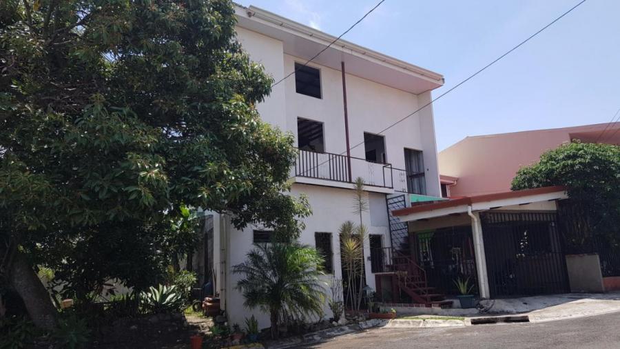 Casa en venta en Mercedes, Heredia. MLS 20-432