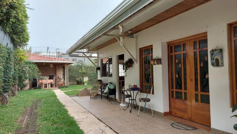 Foto Casa en Venta en Montes de Oca, San Jos - U$D 350.000 - CAV52120 - BienesOnLine