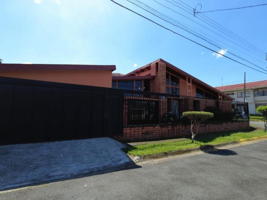 Casa en Venta en Moravia, San José. RAH 24-1117