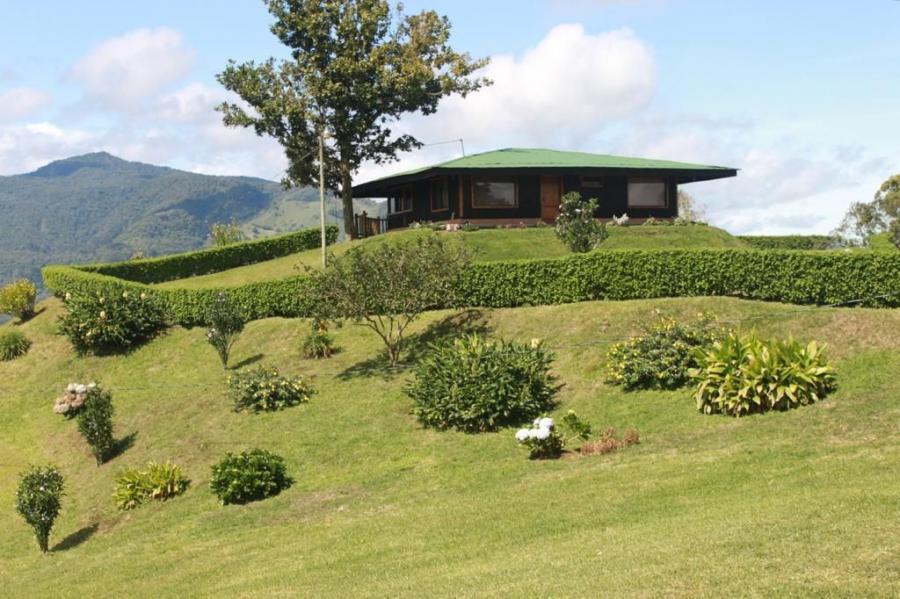 Casa en venta en Paraiso, Cartago. RAH 21-933