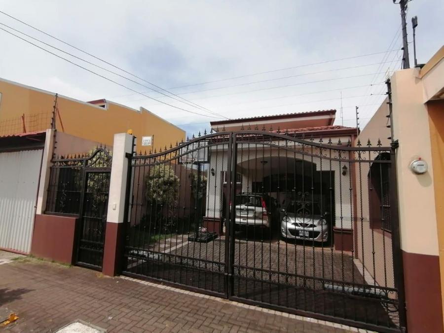 Casa en Venta en San Francisco de Heredia. RAH 23-535