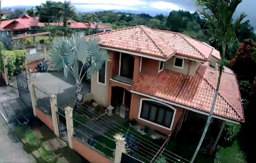 Casa en Venta en San Isidro, Heredia MLS #23-1619 CL