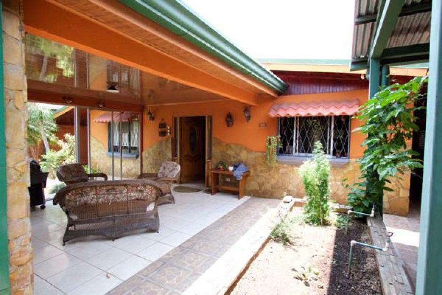 Foto Casa en Venta en Pozos, Santa Ana, San José - U$D 150.000 - CAV19158 - BienesOnLine