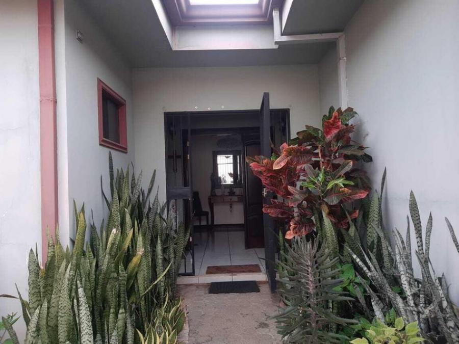 Foto Casa en Venta en Santa Ana, San Jos - U$D 225.000 - CAV66830 - BienesOnLine