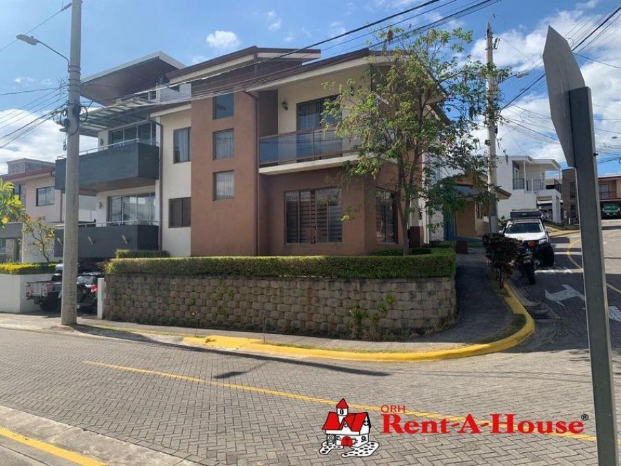 Casa en Venta en Ulloa, Heredia. RAH 23-2079