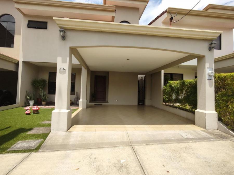 CASA EN VENTA EN ULLOA, HEREDIA RAH 246 