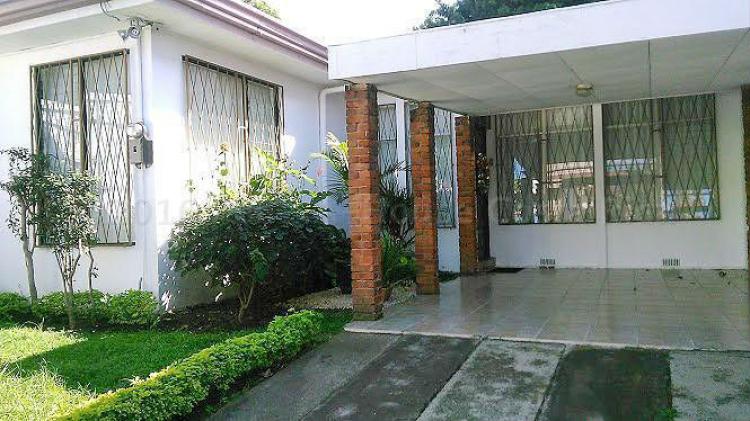 Casa ideal para oficinas o vivienda en zona céntrica y comercial