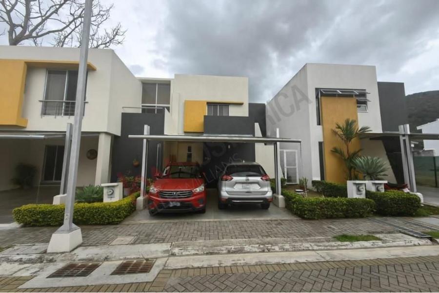 CASAS EN VENTA EN PIEDADES, SANTA ANA #5550 