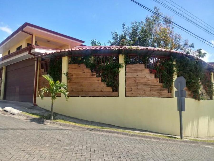 Foto Casa en Venta en Guadalupe, Goicoechea, San Jos - ¢ 200.000.000 - CAV33845 - BienesOnLine