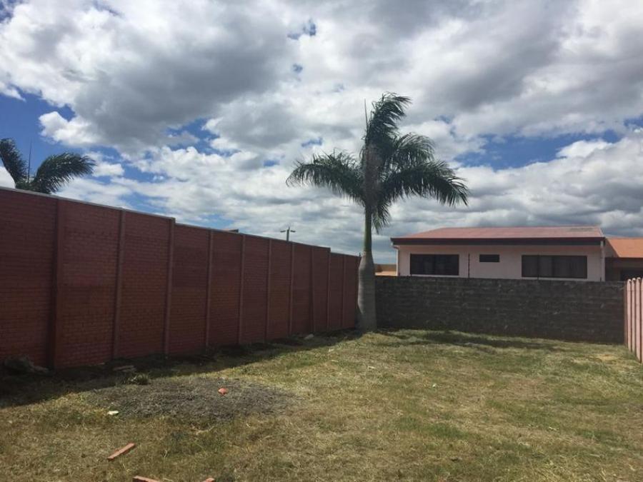 Construya la casa de sus sueños en lote completamente plano RAH 211925