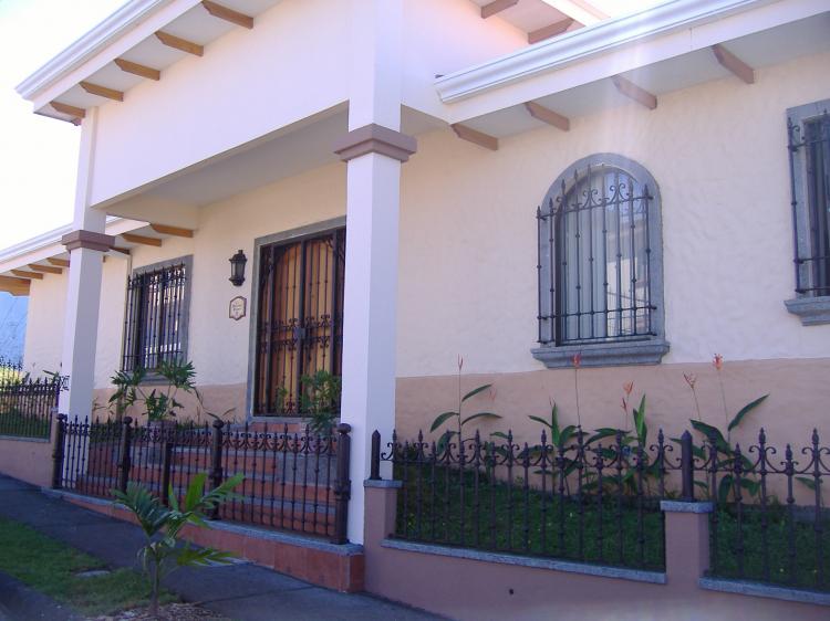 Foto Casa en Venta en San Francisco, Ulloa, Heredia - U$D 180.000 - CAV1109 - BienesOnLine