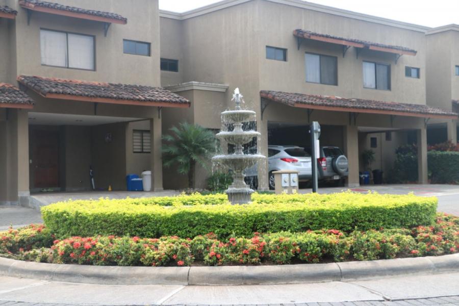 Foto Casa en Venta en Santa Ana, San José - U$D 179.000 - CAV29171 - BienesOnLine