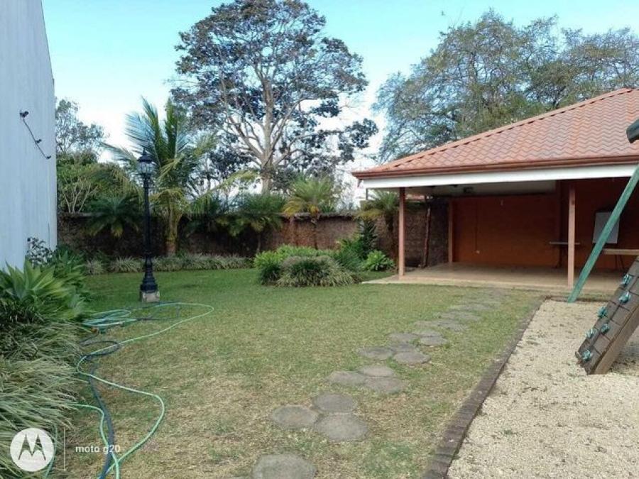 Hermosa Casa en Venta a tan solo 2 minutos del Centro de Escazu AGR mls 22-1647