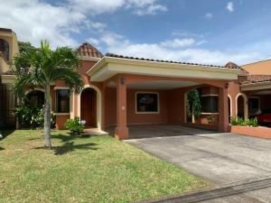 Foto Casa en Venta en Heredia, Heredia - U$D 185.000 - CAV29648 - BienesOnLine