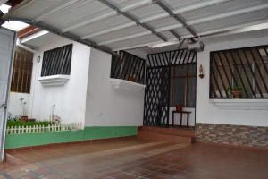 Foto Casa en Venta en Heredia, Heredia - U$D 106.000 - CAV34588 - BienesOnLine