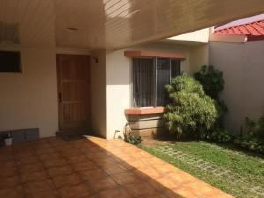 Foto Casa en Venta en Ulloa, Heredia, Heredia - U$D 130.000 - CAV23783 - BienesOnLine