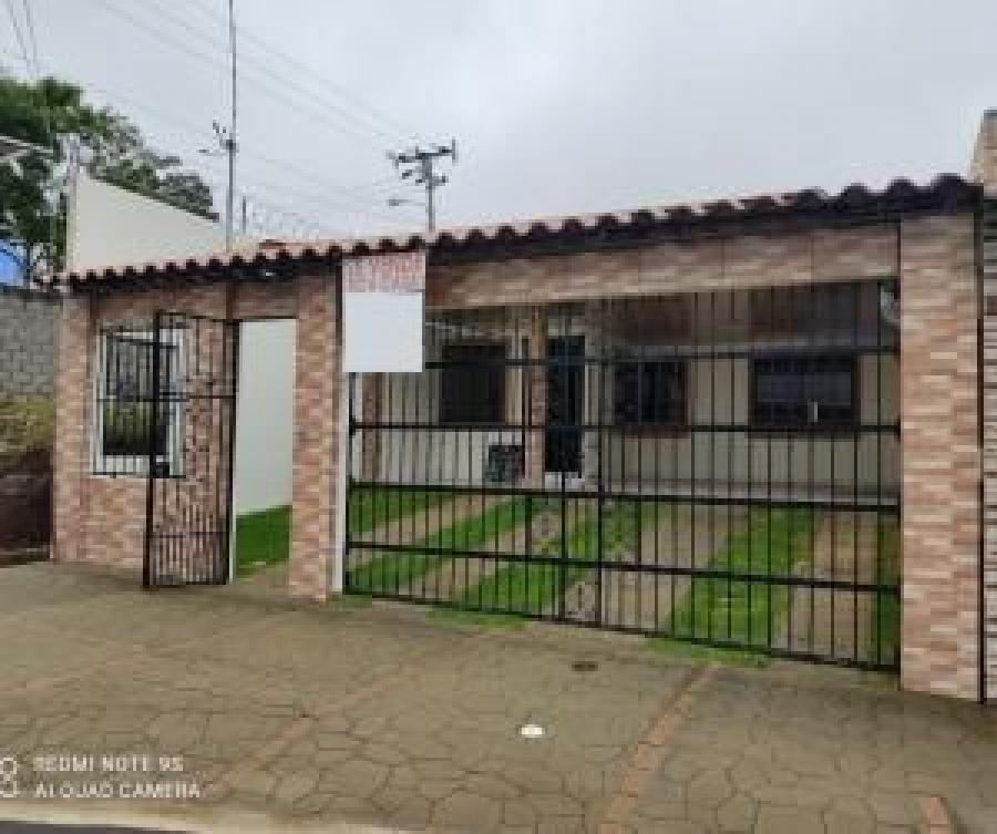 Foto Casa en Venta en Heredia, Heredia - U$D 156.000 - CAV39309 - BienesOnLine