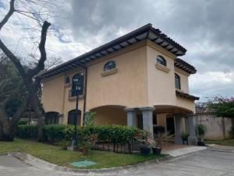 Foto Casa en Venta en Santa Ana, San José - U$D 400.000 - CAV38868 - BienesOnLine