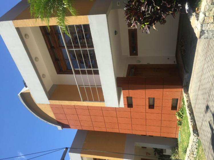 Foto Casa en Alquiler en Escazú, San José - U$D 1.000 - CAA9457 - BienesOnLine