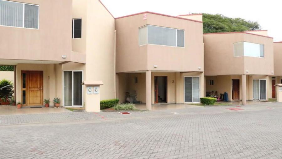 Foto Casa en Venta en Santa Ana, San José - U$D 175.000 - CAV24495 - BienesOnLine