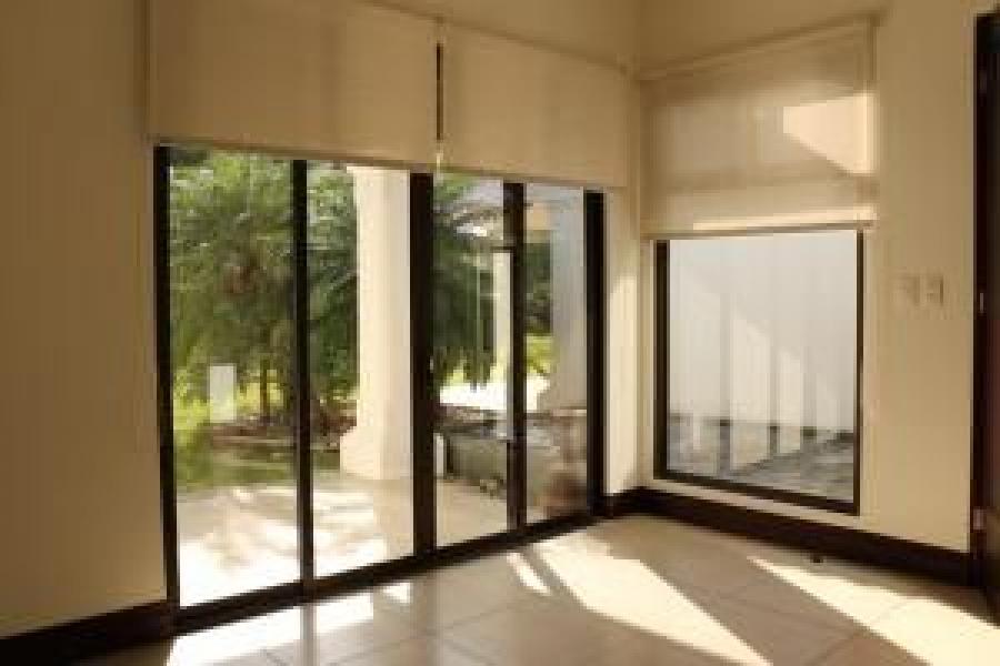 Foto Casa en Venta en Santa Ana, San José - U$D 1.000.000 - CAV29429 - BienesOnLine