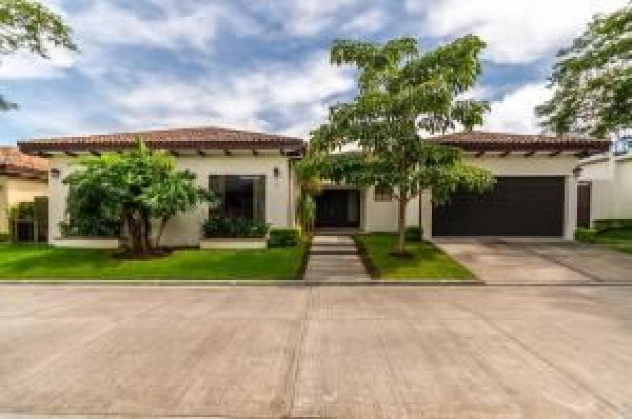 Foto Casa en Venta en Santa Ana, San Jos - U$D 580.000 - CAV29442 - BienesOnLine