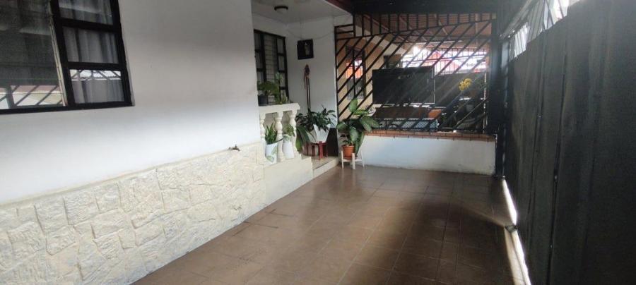 MLS-23-2068 VENTA CASA DESAMPARADOS SAN JOSE 