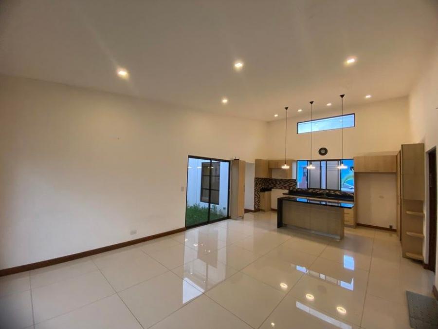 MLS-25-518 LS VENTA CASA GRECIA ALAJUELA 